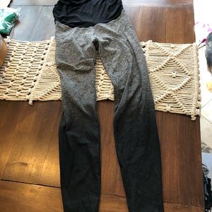 Beyond The Bump ombré leggings •Size XL•